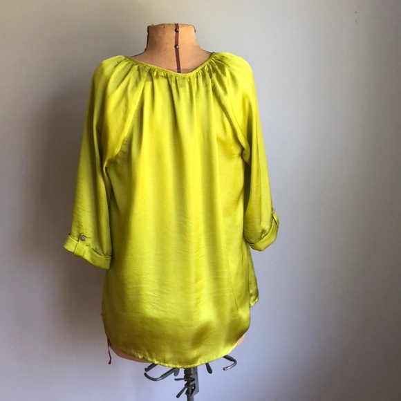 Relativity Silky Chartreuse Green Peasant Top 3/4 Sleeve - Picture 3 of 13